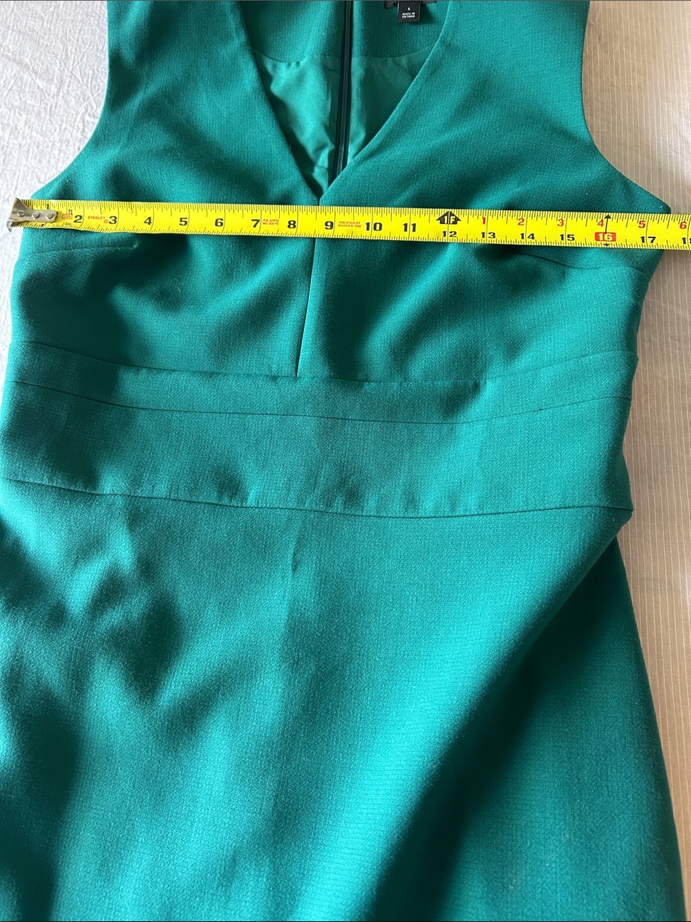 Ann Taylor Green Sleeveless V-Neck Sheath Midi Dress - Picture 5 of 7